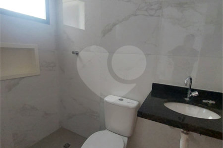 Sobrado à venda com 3 quartos, sendo 1 suíte, em Vila Carrão, São Paulo, SP