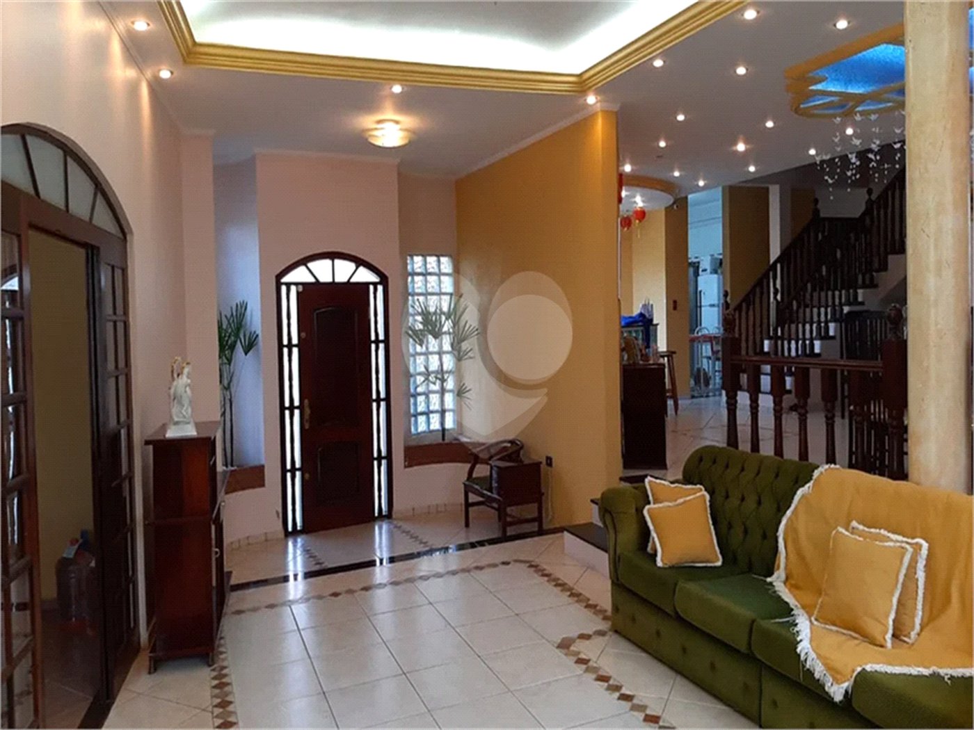 Casa à venda com 6 quartos, sendo 4 suítes, no condomínio Alpes da Cantareira, Mairiporã - SP