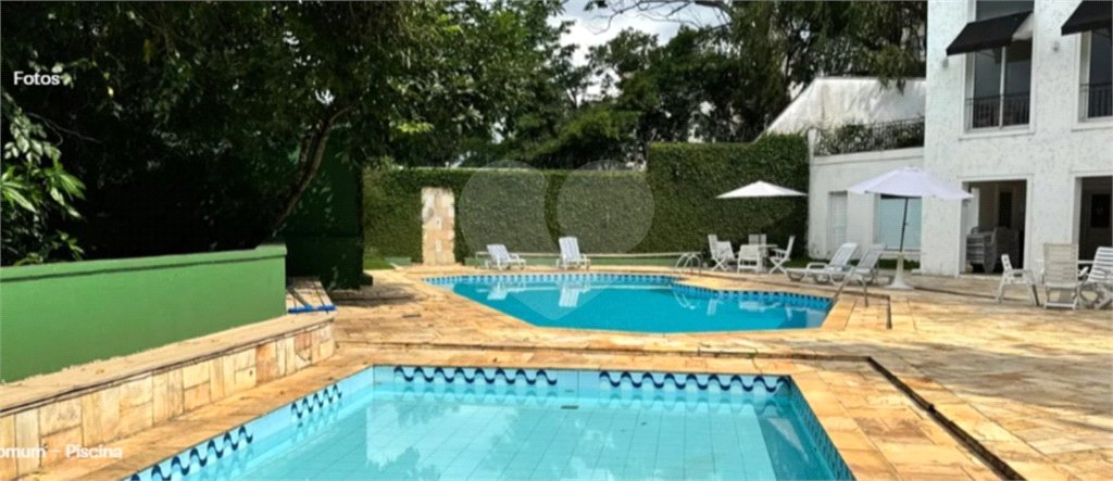 Casa à venda com 4 quartos, sendo 3 suítes,  no condomínio Vila das Flores, São Paulo - SP