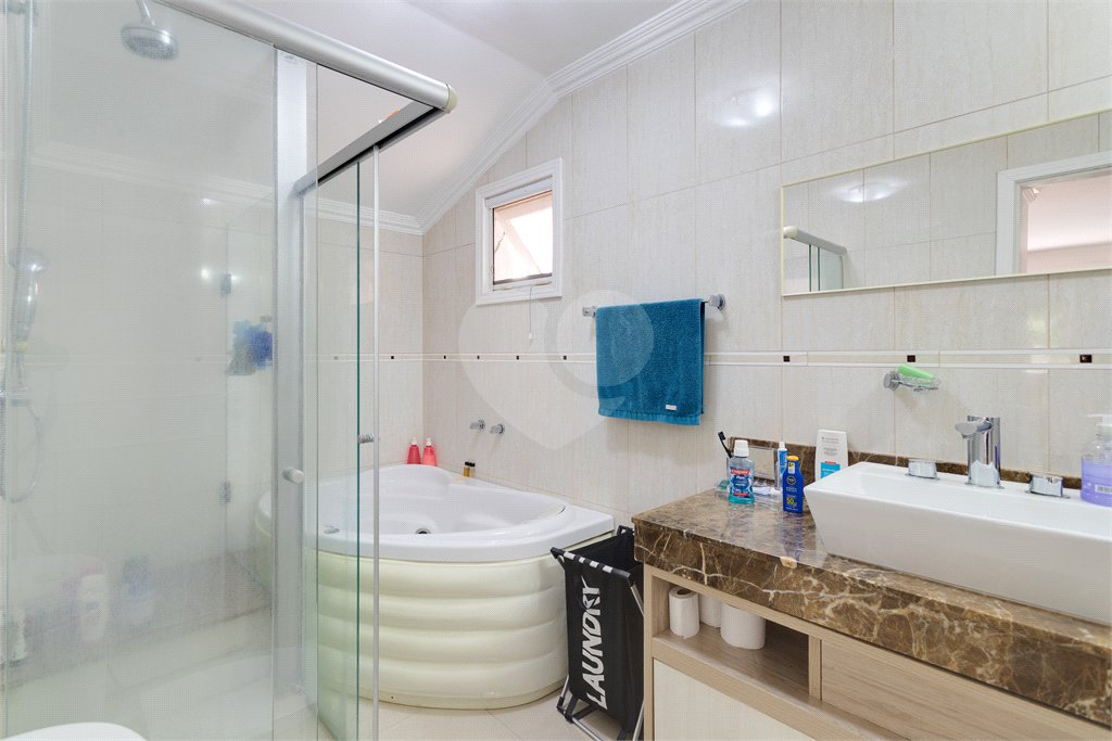 Casa à venda com 4 quartos, sendo 2 suítes, no condomínio Villa Franz Schubert, São Paulo - SP