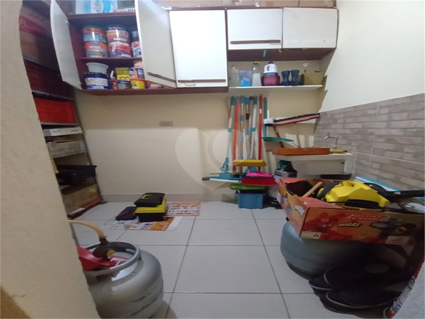 Sobrado à venda com 4 quartos, sendo 1 suíte, em Tremembé, São Paulo, SP