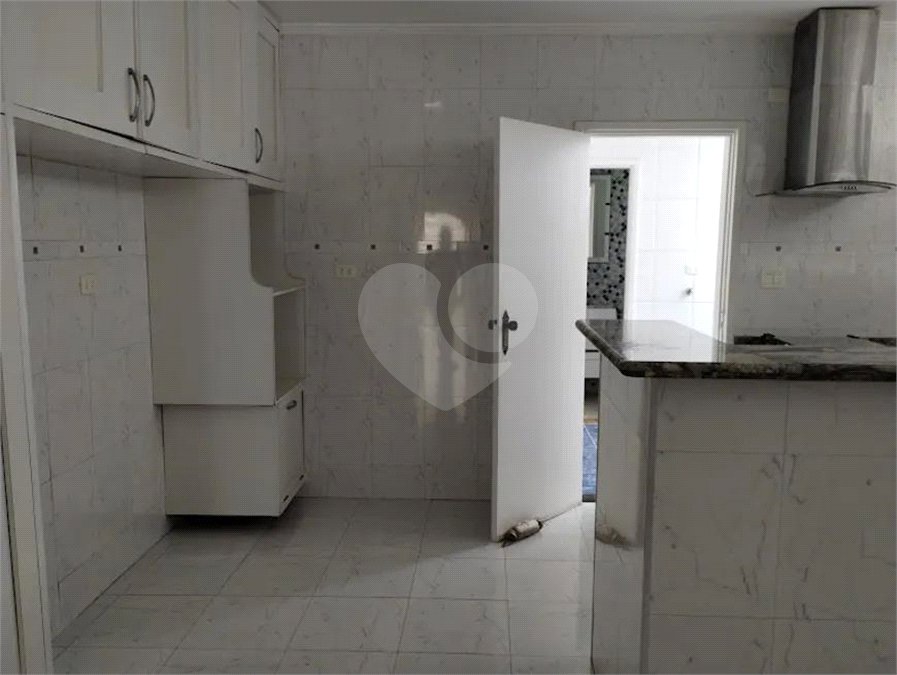 Casa à venda com 3 quartos, sendo 1 suíte,  em Vila Mariana, São Paulo, SP