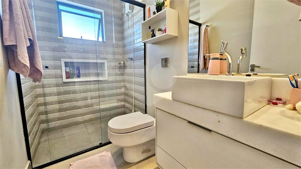 Casa à venda com 3 suítes em Vila Popular, Itapetininga, SP