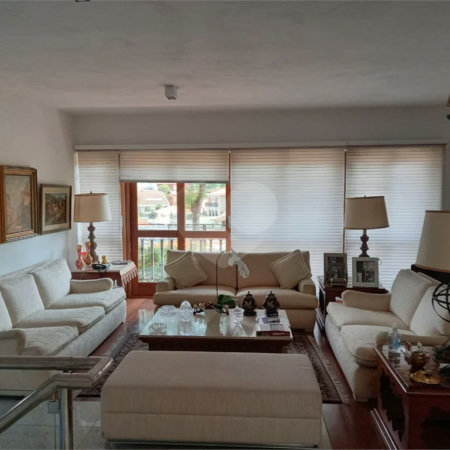Casa à venda com 5 quartos, sendo 4 suítes, em Jardim São Bento, São Paulo, SP
