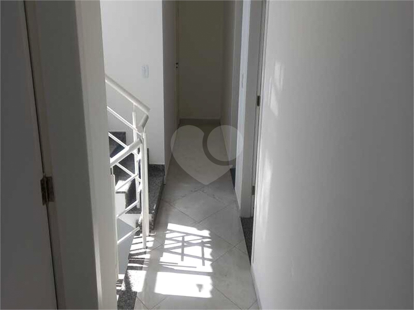Casa à venda com 4 quartos, sendo 2 suítes,  no condomínio Jardim Imperador, Igaratá - SP