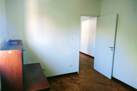 Sobrado à venda com 3 quartos em Chora Menino, São Paulo, SP