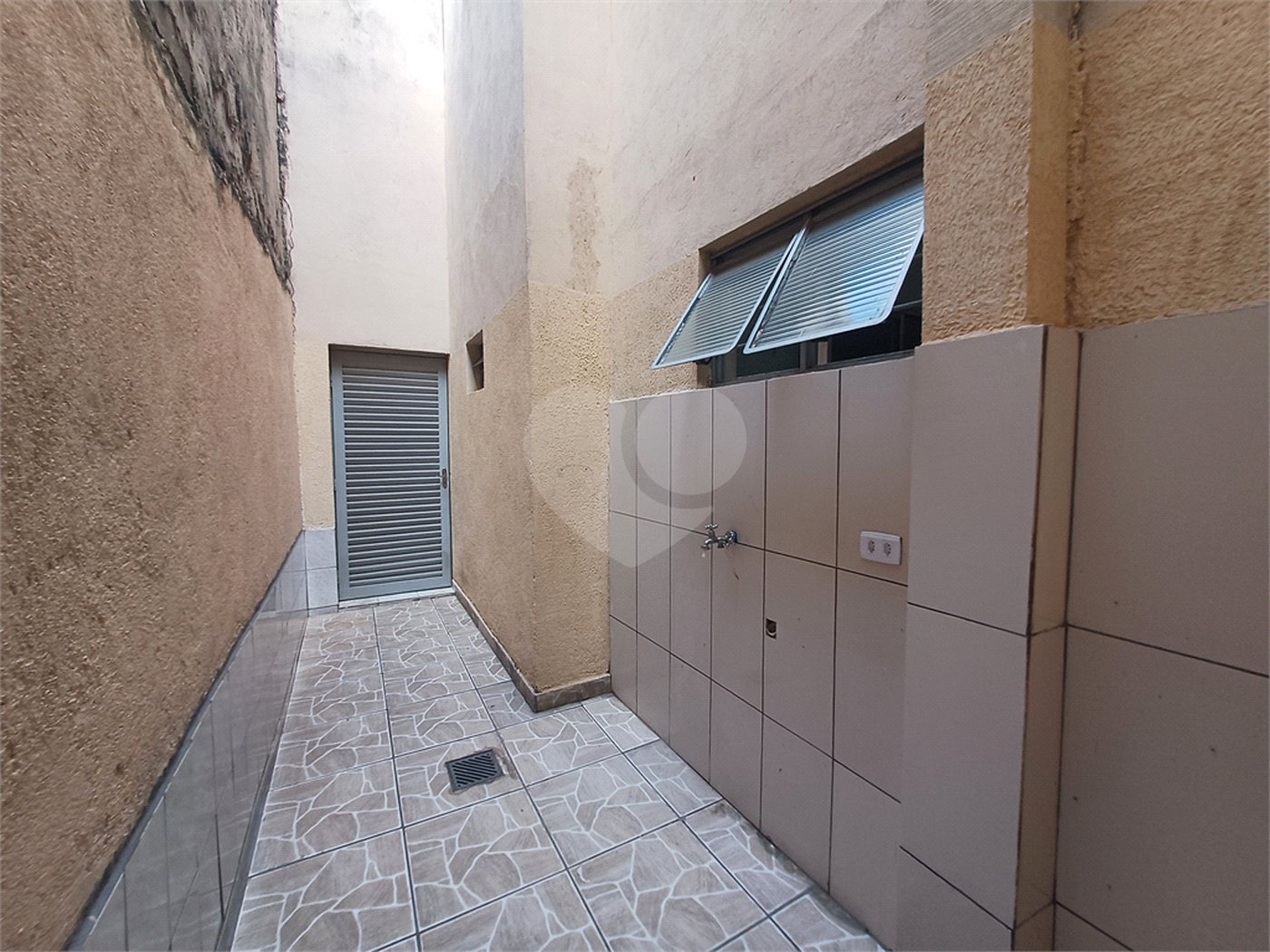 Sobrado à venda com 2 quartos em Jardim Guaíba, Sorocaba, SP