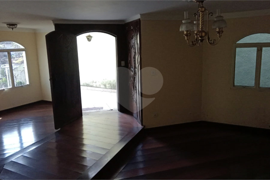 Sobrado à venda com 4 quartos, sendo 1 suíte, em Vila Rosália, Guarulhos, SP