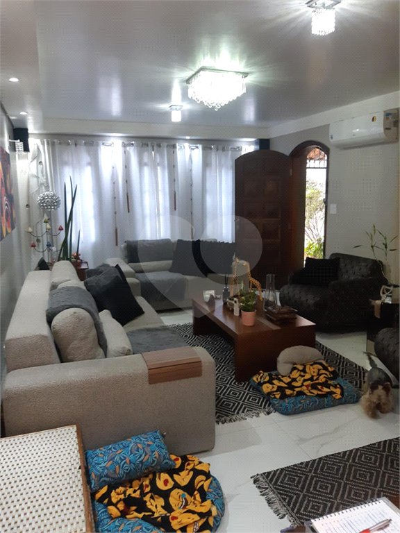 Sobrado à venda com 3 quartos, sendo 1 suíte, em Vila Mazzei, São Paulo, SP