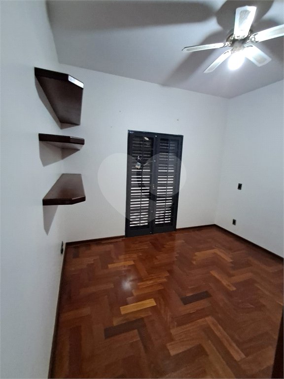 Sobrado à venda com 3 suítes em Nossa Senhora Aparecida, Paulínia, SP