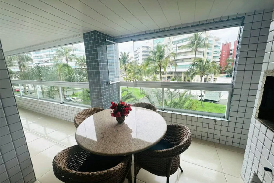 Apartamento à venda com 3 quartos, sendo 1 suíte, em Riviera de São Lourenço, Bertioga, SP