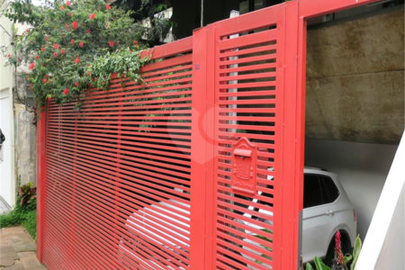 Casa à venda com 4 quartos, sendo 2 suítes, em Jardim Leonor, São Paulo, SP
