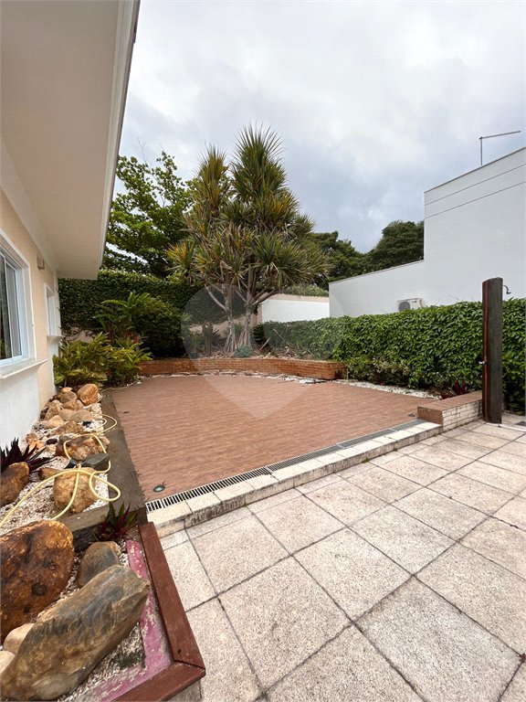 Casa à venda com 5 quartos, sendo 4 suítes,  no condomínio Terras de Santa Clara, Jacareí - SP