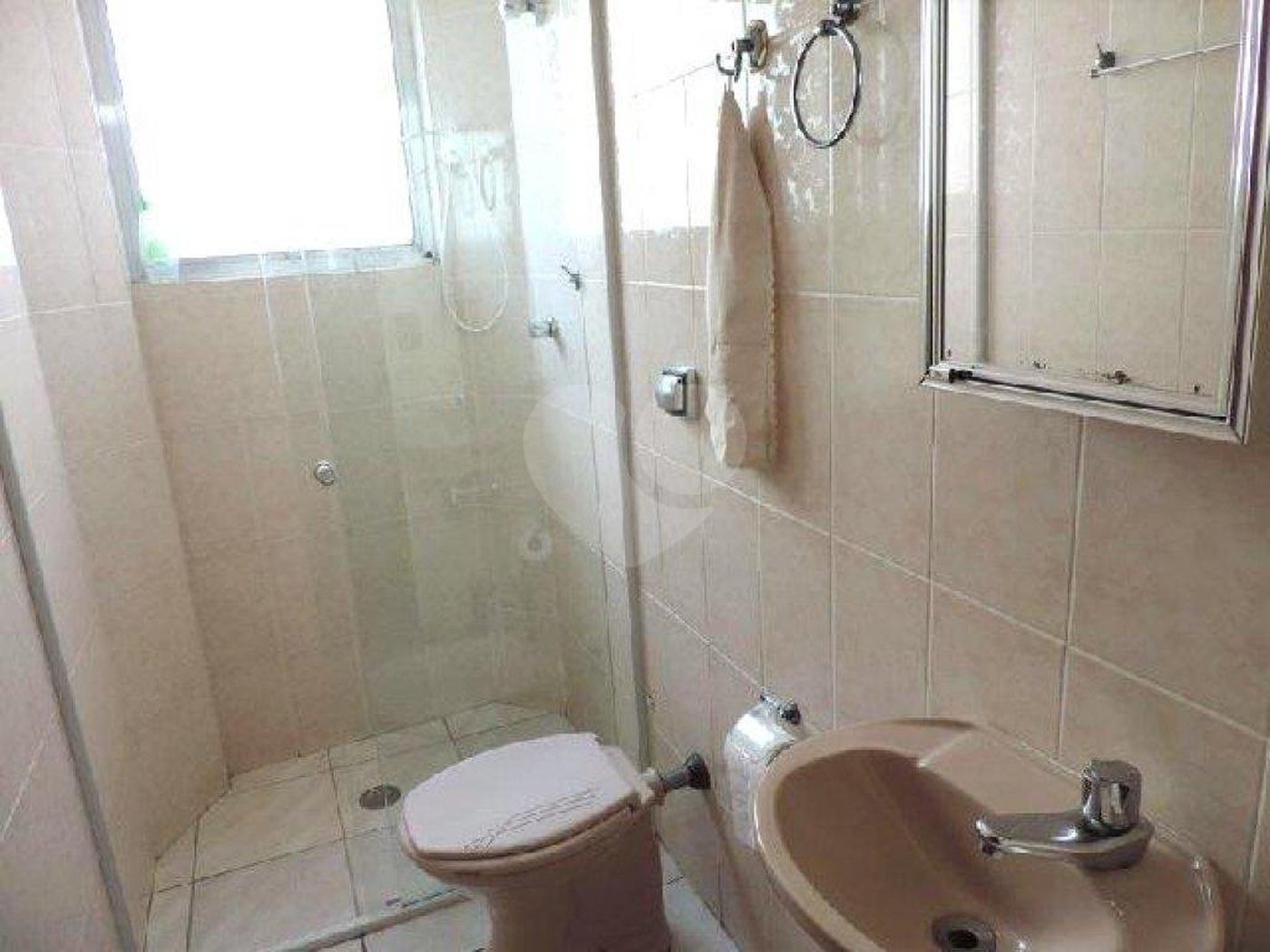 Apartamento à venda com 2 quartos, sendo 1 suíte,  em Loteamento João Batista Julião, Guarujá, SP