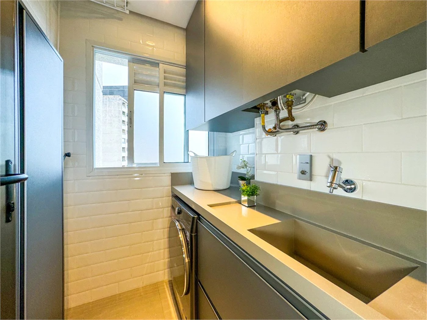 Apartamento à venda com 3 quartos, sendo 1 suíte,  em Vila Suzana, São Paulo, SP