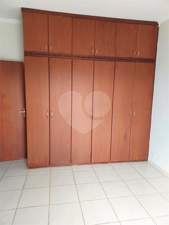 Sobrado à venda com 3 quartos, sendo 1 suíte,  em Jardim Regina, Indaiatuba, SP