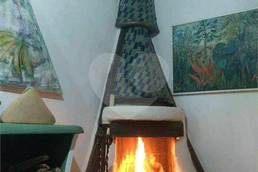Chácara à venda com 4 quartos, sendo 3 suítes, no Centro, Juquitiba, SP