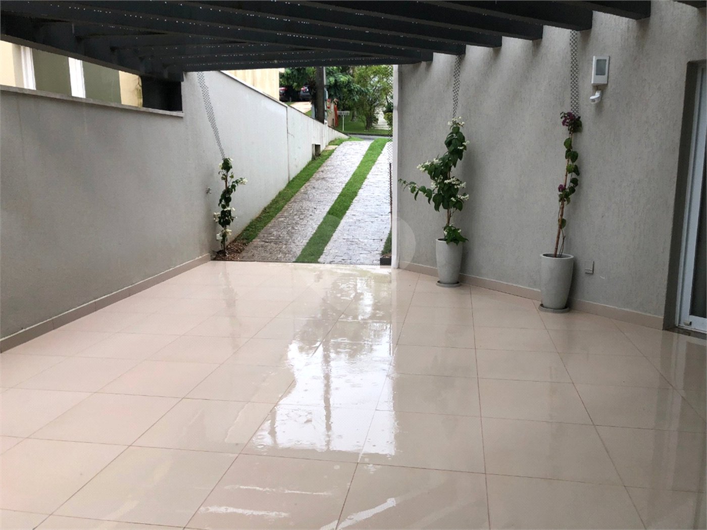 Casa à venda com 3 quartos, sendo 1 suíte, no condomínio Alpes de Vinhedo, Vinhedo - SP