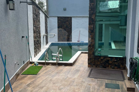 Casa à venda com 3 quartos, sendo 1 suíte, no condomínio Real Park Tietê, Mogi das Cruzes - SP