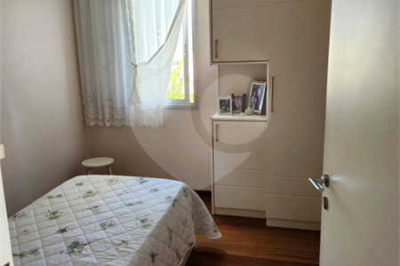 Apartamento à venda com 3 quartos, sendo 1 suíte,  em Vila Monumento, São Paulo, SP