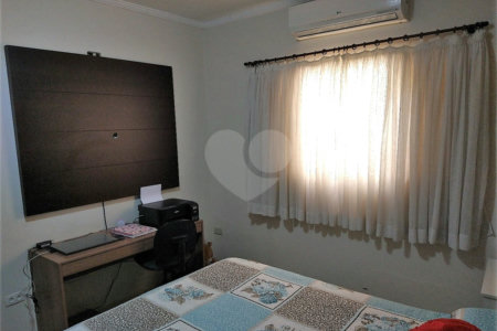 Sobrado à venda com 3 quartos, sendo 2 suítes, em Jardim Hubert, Indaiatuba, SP