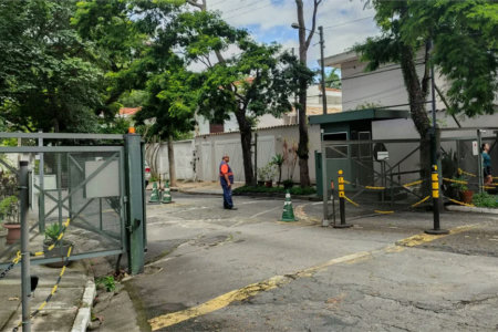 Casa à venda com 4 suítes em Vila Pirajussara, São Paulo, SP
