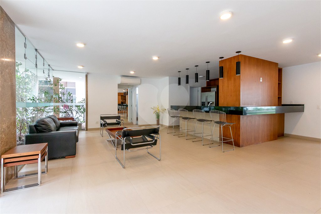 Apartamento à venda com 3 quartos, sendo 1 suíte, em Santa Cecília, São Paulo, SP