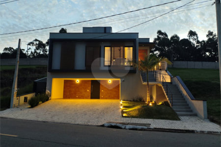 Casa à venda com 3 suítes no condomínio Villa D' Oro, Vinhedo - SP