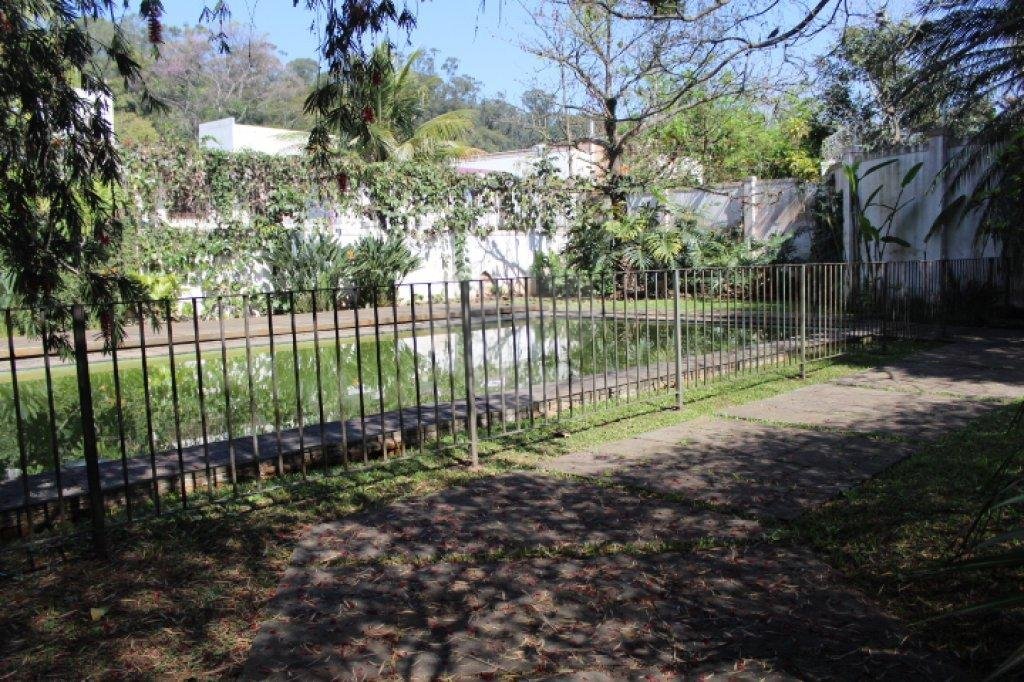 Casa Térrea à venda ou para alugar com 6 suítes em Vila Tramontano, São Paulo, SP