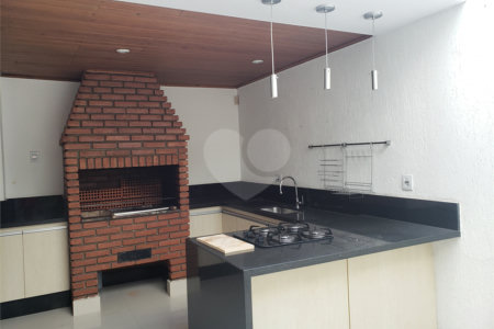 Casa à venda com 4 quartos, sendo 1 suíte,  em Vila Oliveira, Mogi das Cruzes, SP