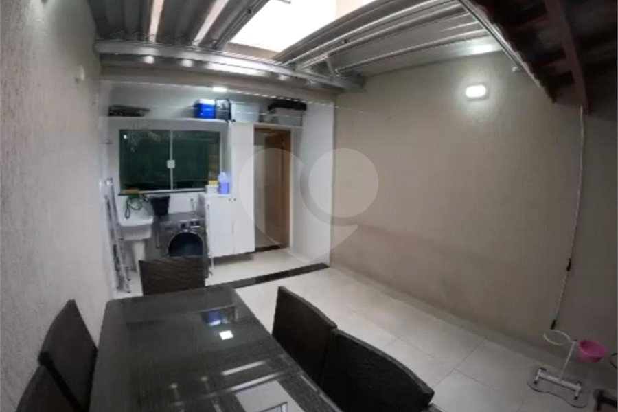 Sobrado à venda com 3 quartos, sendo 1 suíte, em Vila Lucia, São Paulo, SP