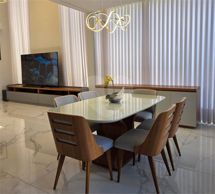 Casa à venda com 6 quartos, sendo 3 suítes, no condomínio Ibiti Royal Park, Sorocaba - SP