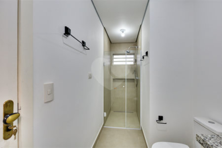 Casa para alugar com 5 quartos, sendo 3 suítes,  em Chácara Monte Alegre, São Paulo, SP