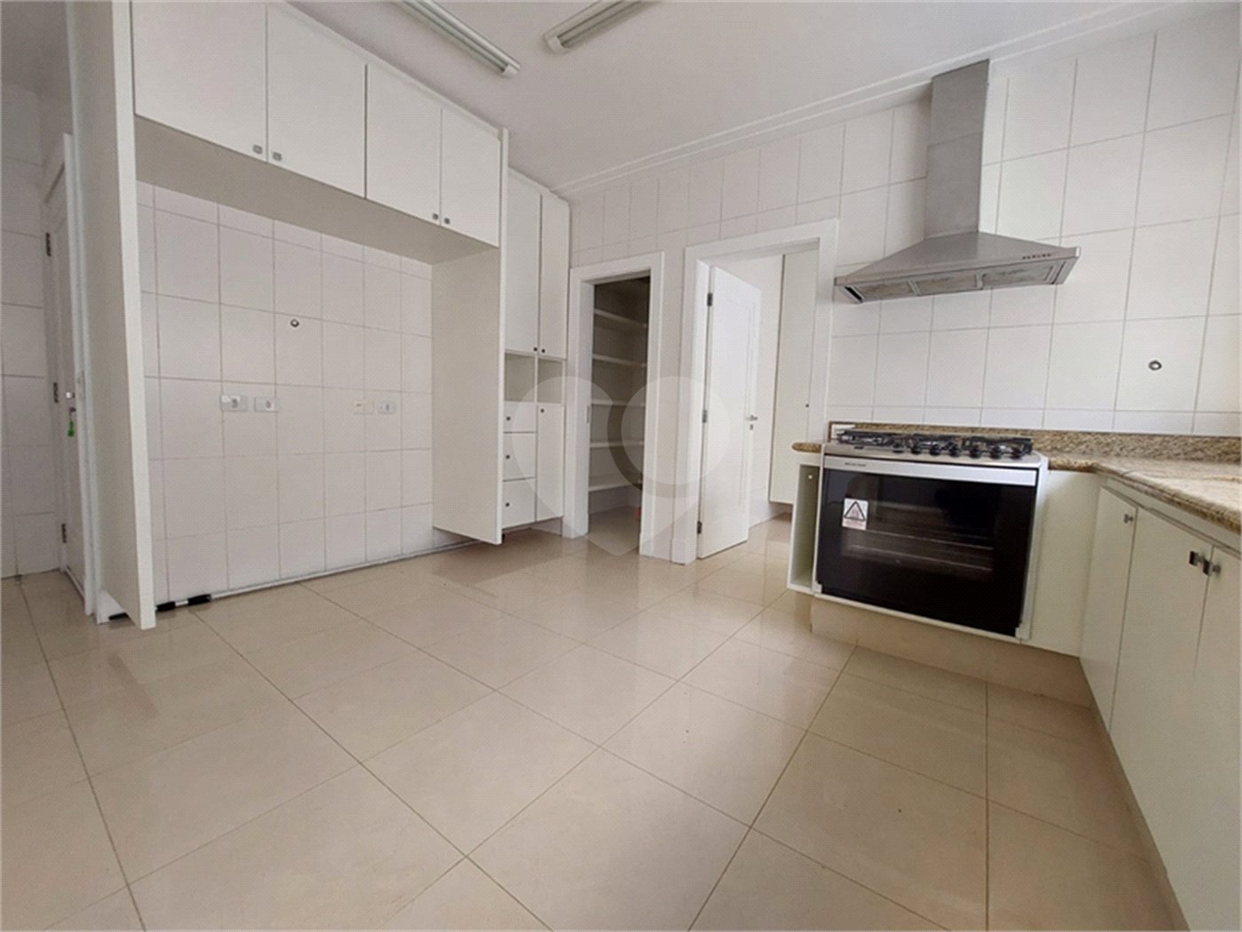 Casa à venda com 4 suítes no condomínio Residencial Morumbi, São Paulo - SP