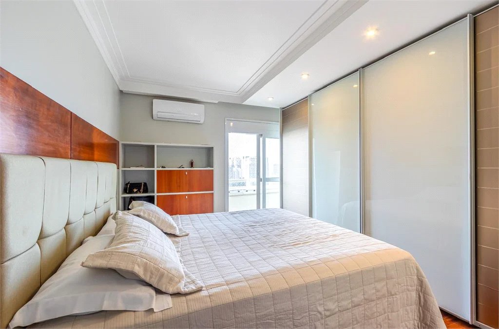 Apartamento à venda com 4 quartos, sendo 3 suítes, em Real Parque, São Paulo, SP