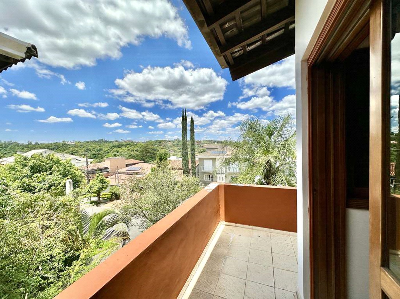Casa à venda com 4 quartos, sendo 2 suítes,  no condomínio São Paulo Ii, Cotia - SP
