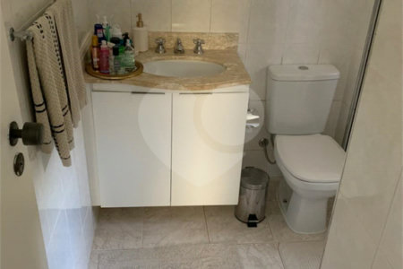 Apartamento à venda com 2 quartos, sendo 1 suíte,  em Vila Olímpia, São Paulo, SP