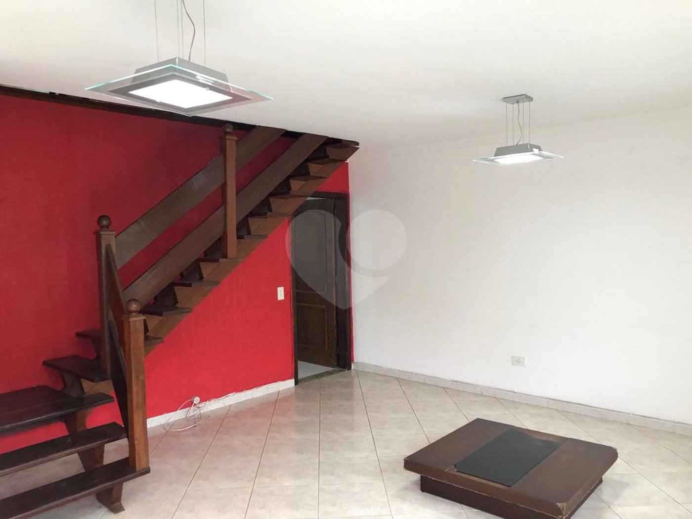 Casa à venda com 3 quartos, sendo 1 suíte, no condomínio Jardim das Pedras, São Paulo - SP