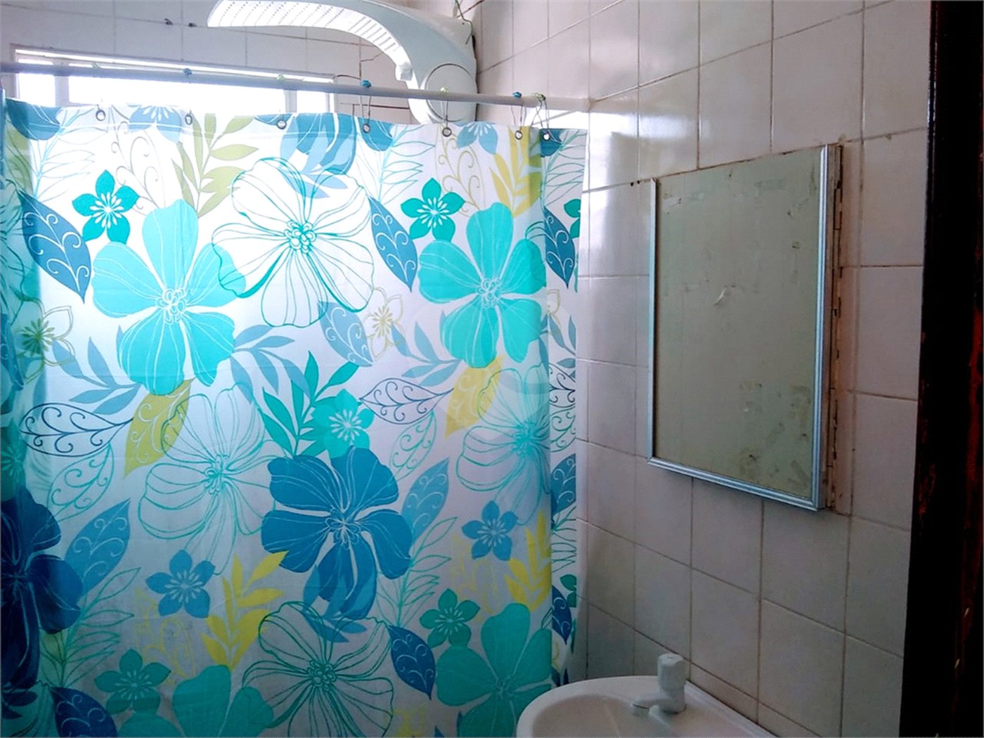 Sobrado à venda com 4 quartos, sendo 1 suíte,  em Jardim Alvinópolis, Atibaia, SP