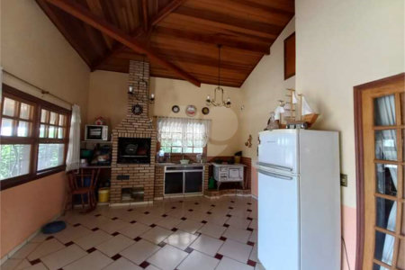 Casa à venda com 3 quartos, sendo 1 suíte, no condomínio Outeiro das Flores 2, Itupeva - SP