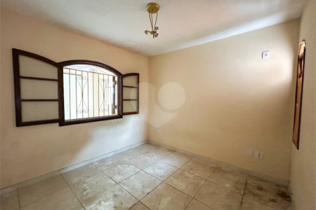 Sobrado à venda com 4 quartos, sendo 3 suítes, em Vila Libanesa, São Paulo, SP