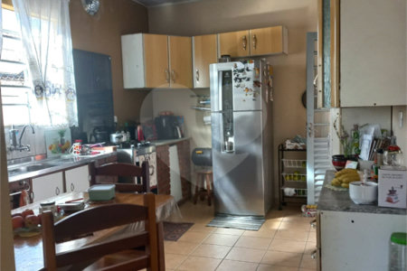 Casa à venda com 3 quartos, sendo 1 suíte, em Vila Nivi, São Paulo, SP