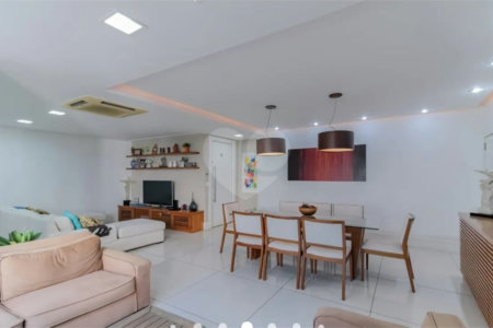 Apartamento à venda com 4 quartos, sendo 1 suíte,  em Copacabana, Rio de Janeiro, RJ