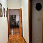 Apartamento amplo com 02 dormitórios, 01 suíte