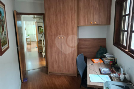 Casa à venda com 2 suítes em Vila Figueira, Suzano, SP