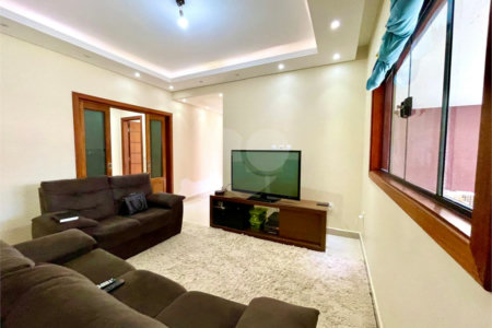 Sobrado à venda com 4 quartos, sendo 1 suíte, em Jardim Santa Bárbara, Sorocaba, SP
