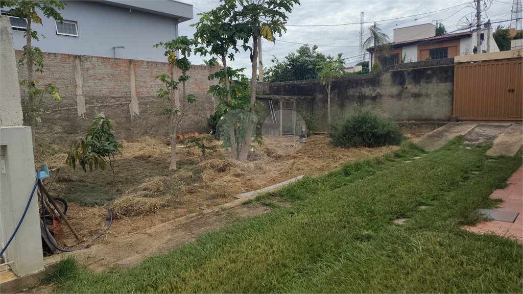 Casa à venda com 4 quartos, sendo 1 suíte, em Jardim Celani, Salto, SP