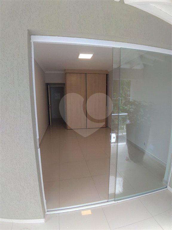 Sobrado à venda com 4 quartos, sendo 3 suítes, em Tremembé, São Paulo, SP