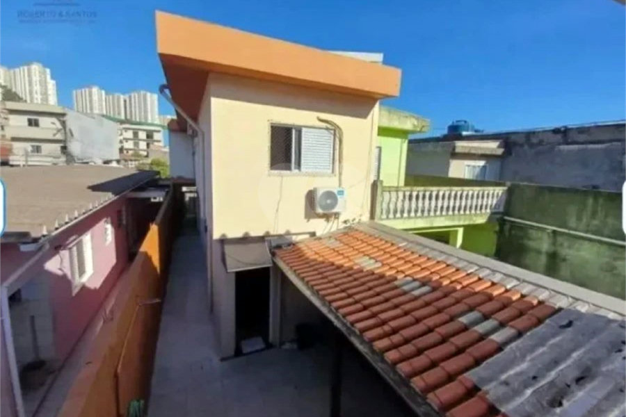 Sobrado à venda com 4 quartos, sendo 1 suíte, em Jaraguá, São Paulo, SP