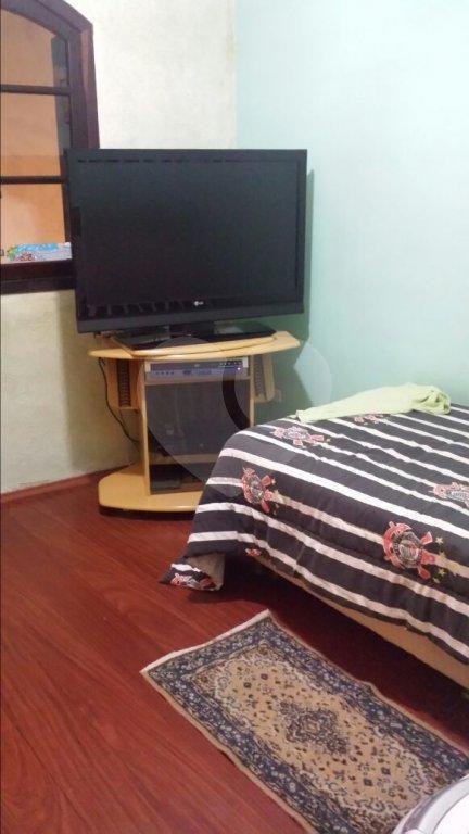 Casa à venda com 3 quartos, sendo 1 suíte, no condomínio Jardim das Pedras, São Paulo - SP